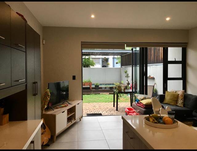 2 BEDROOM PROPERTY TO RENT IN MENLO PARK